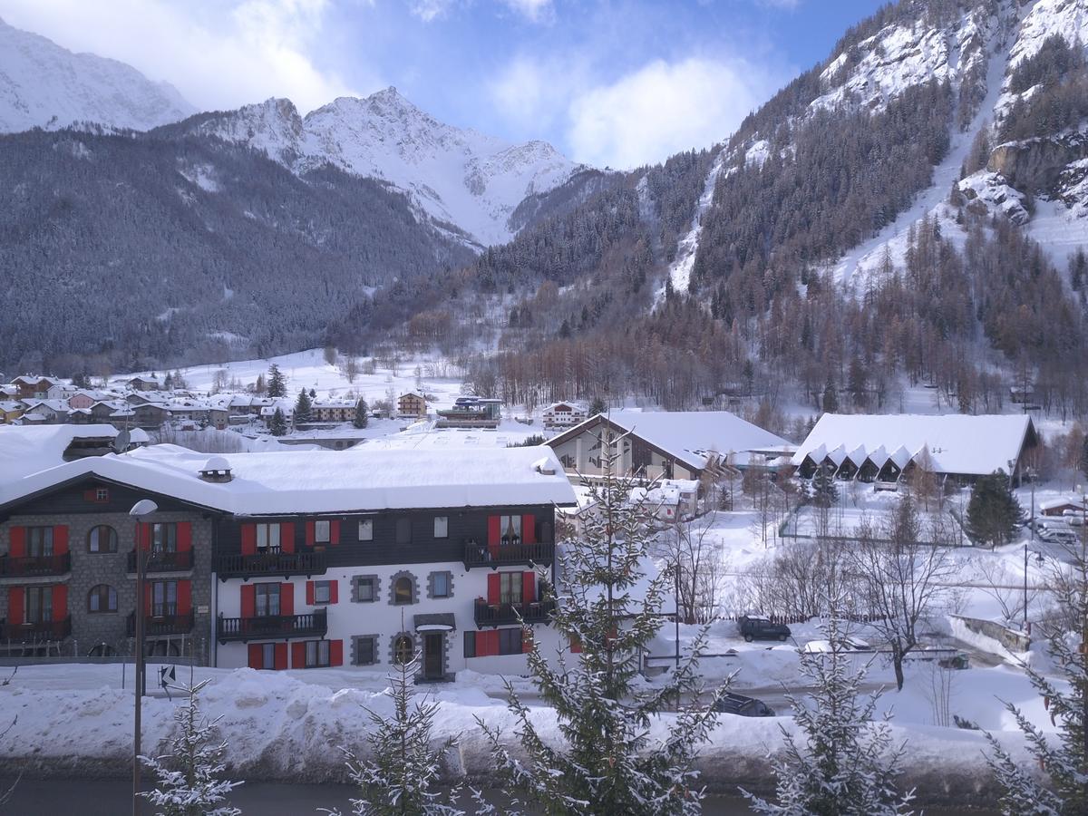 Residence Le Talus Courmayeur Exterior photo